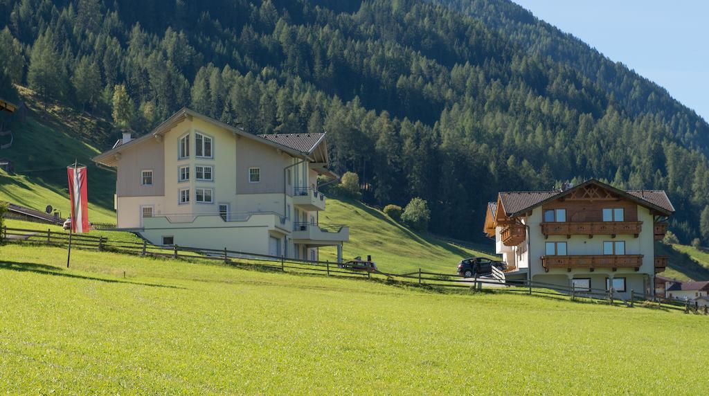 Appartementhaus Pinnisblick Neustift im Stubaital Ngoại thất bức ảnh