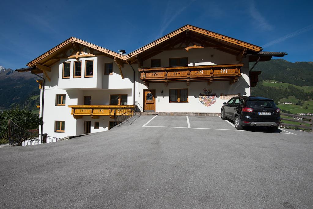 Appartementhaus Pinnisblick Neustift im Stubaital Ngoại thất bức ảnh
